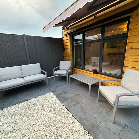 Wild & Free Hot Tub Retreat Apartment Dartford Bagian luar foto