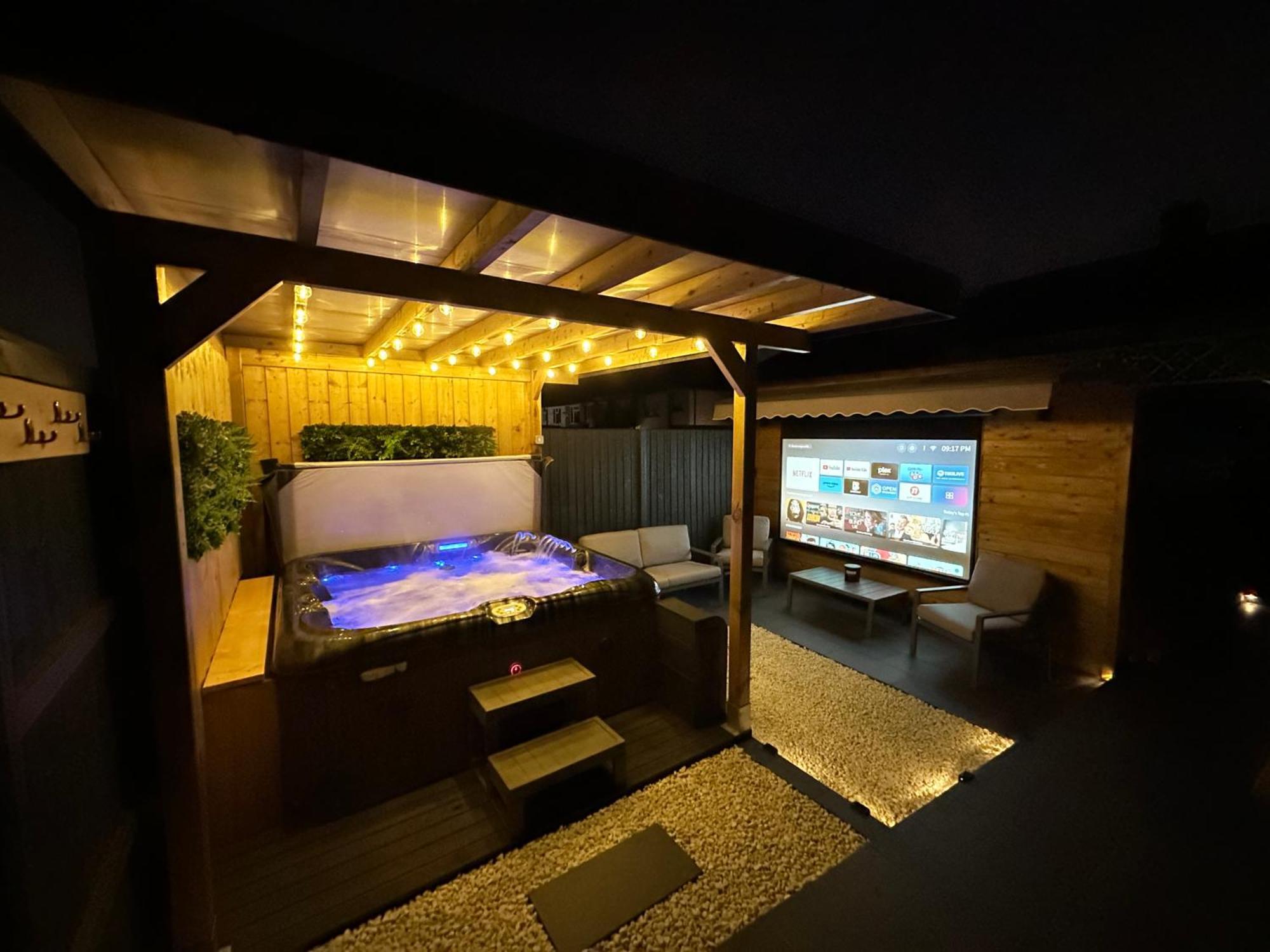 Wild & Free Hot Tub Retreat Apartment Dartford Bagian luar foto